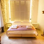 La Grenadine Hotel *