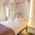 La Grenadine Hotel *