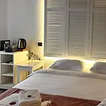 La Grenadine Hotel