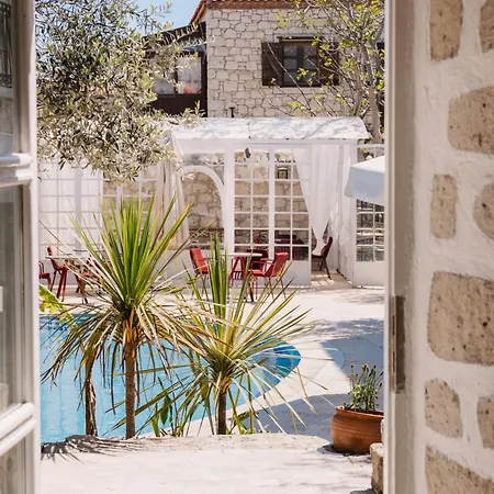 La Grenadine Hotel