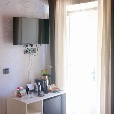 La Grenadine Hotel *