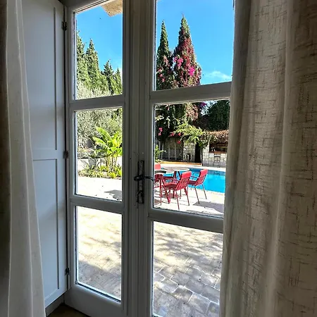 La Grenadine Αλακάτι