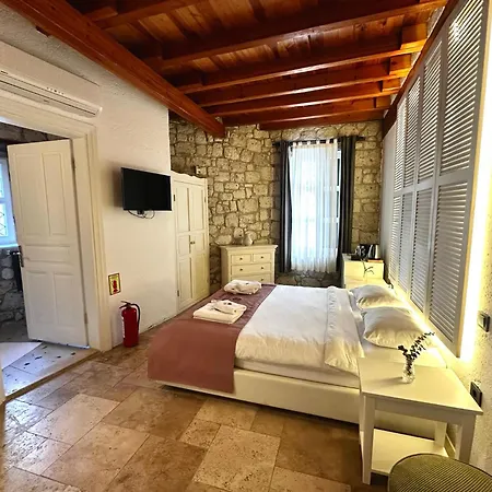 La Grenadine Αλακάτι