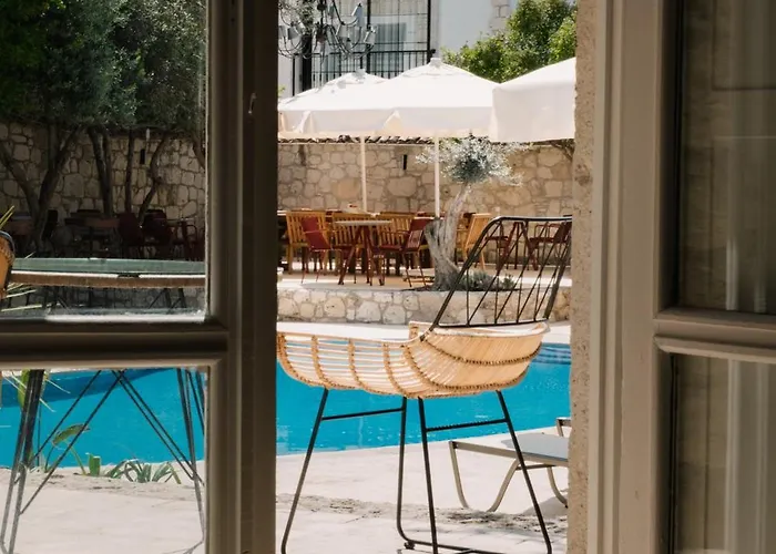 La Grenadine Hotel *