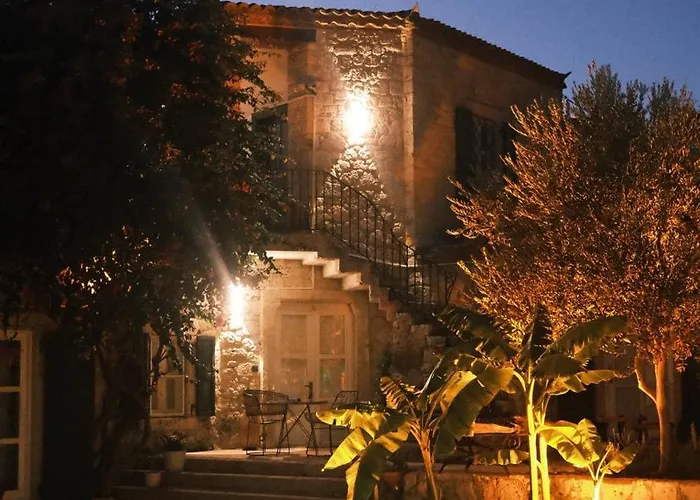 La Grenadine Hotel *
